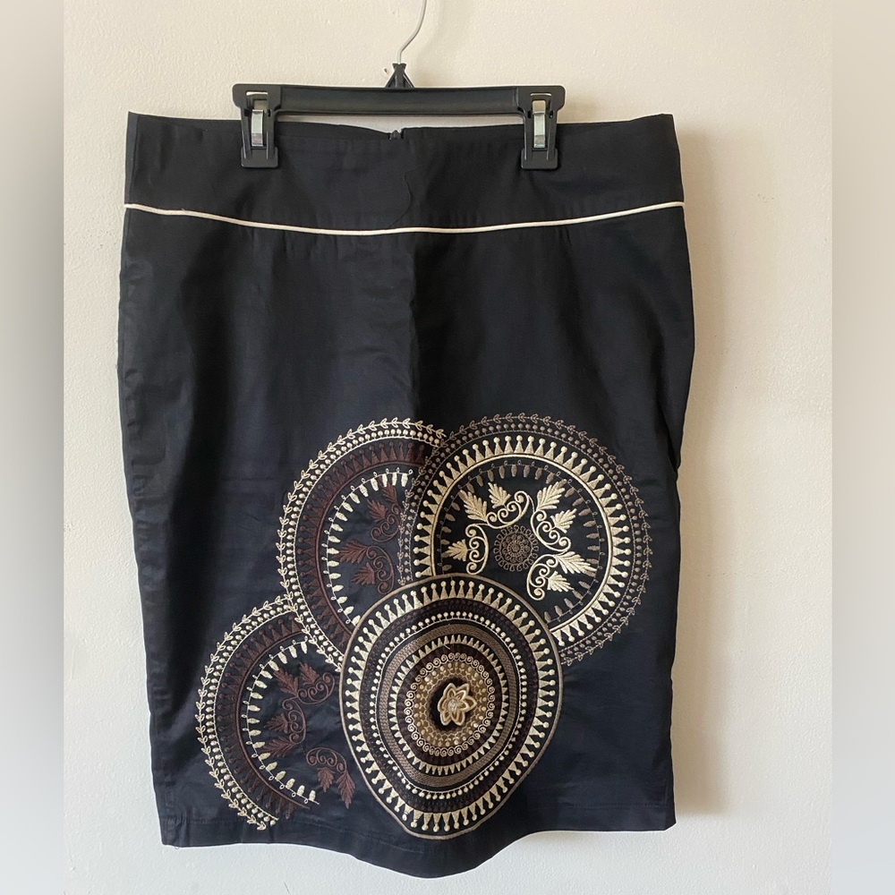 Black pencil skirt with detailed embroidery